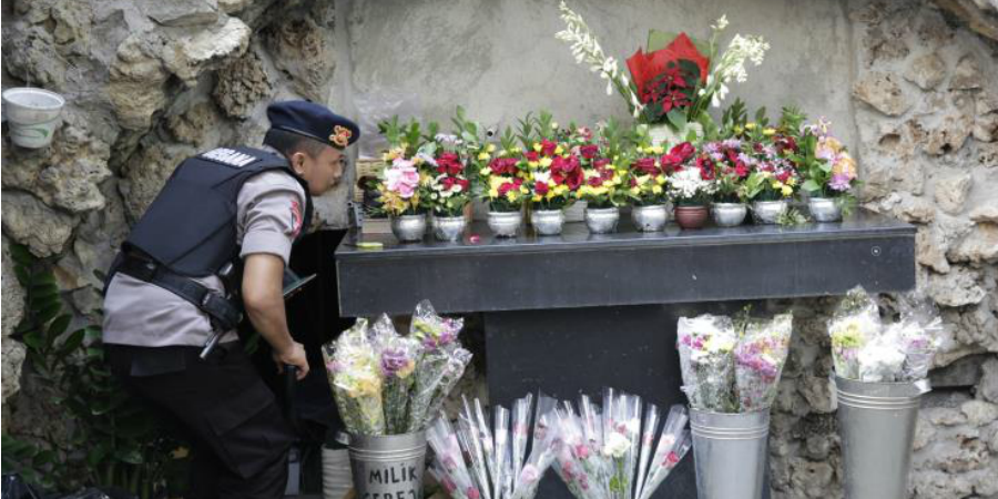 Στους 35 αυξήθηκε ο αριθμός των νεκρών από την πτώση λεωφορείου σε χαράδρα στη Σουμάτρα